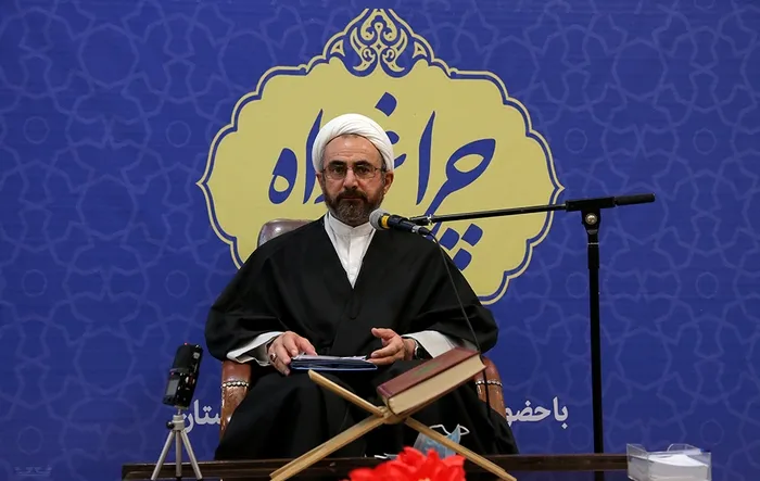 قرارگاه استانی جهاد تبیین در ایلام تشکیل شود/ جهاد تبیین باید از درون خانواده ها برای نسل جوان شکل گیرد