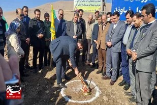 کلنگ&zwnj;زنی نیروگاه خورشیدی ۱۰ مگاواتی و پست برق فوق توزیع در نهاوند
