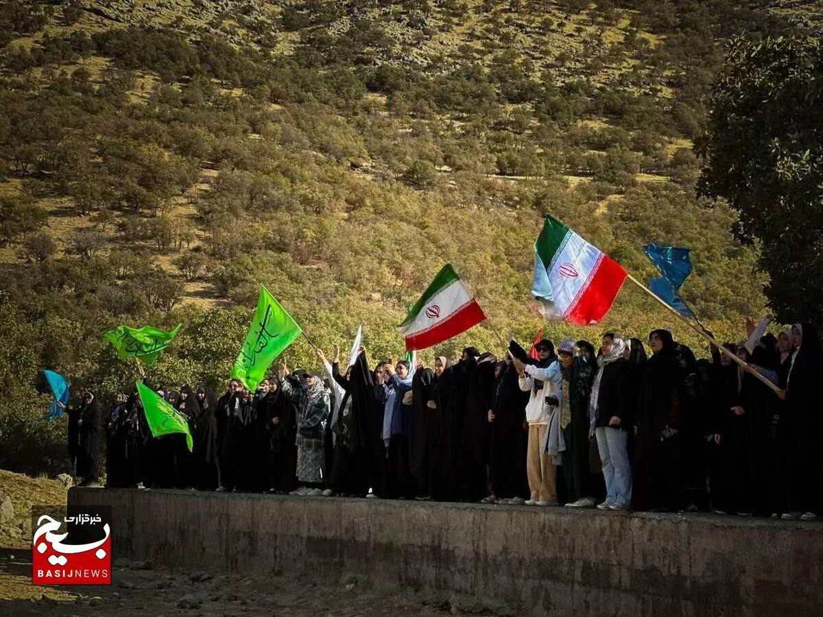 روایت تصویری از حضور کاروان راهیان نور دانشجویی در یادمان شهدای دزلی – والفجر۶، غرب کشور