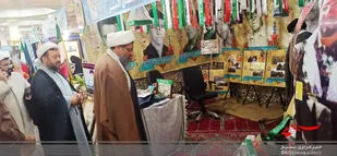 گزارش تصویری از بازدید مسئول دفتر نمایندگی ولی فقیه در سپاه استان البرز حجت&zwnj;الاسلام والمسلمین یوسفی از غرفه نمایشگاهی شهدای روحانی در قم