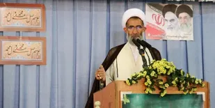برخی وادادگی مقابل دشمن را انقلابی گری معرفی کنند