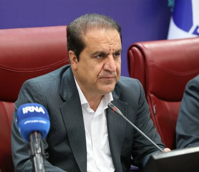 استاندار ایلام «نشان وفا» و عنوان ملی «خادم حسینی ایران» گرفت