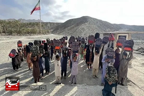 توزیع اقلام فرهنگی در سیستان
