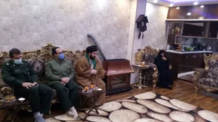 دیدار جانشین سپاه ناحیه شاهرود با خانواده شهدا+ تصاویر