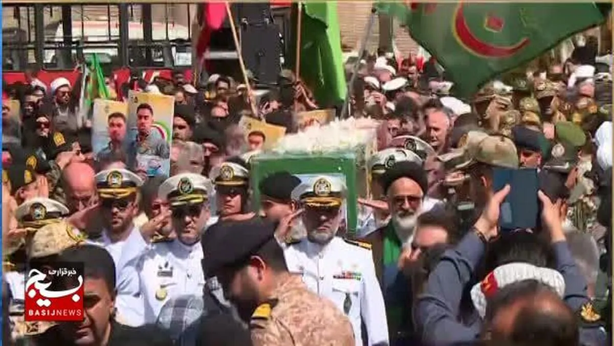دشمن به ایران چشم طمع داشته باشد، اعماق خلیج همیشه فارس را قبرستانش خواهیم کرد