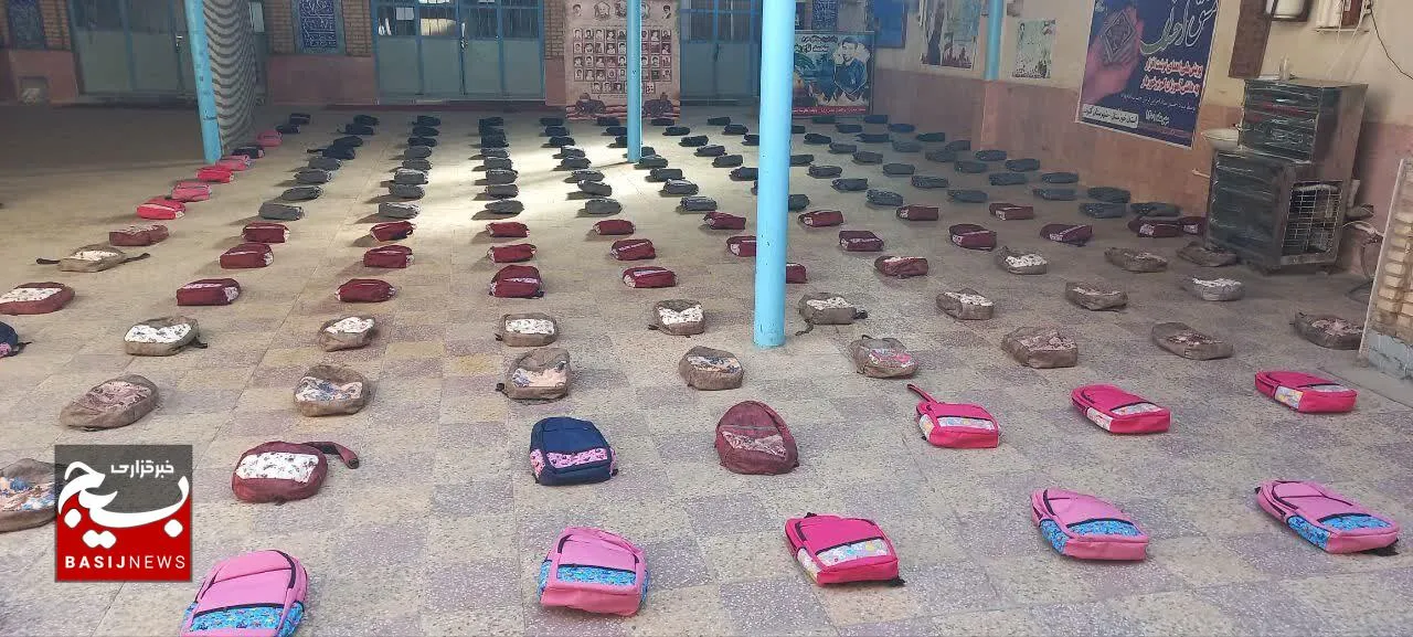 ۲۰۰ عدد کیف بین دانش آموزان نیازمند گتوند توزیع شد