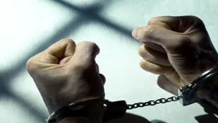 سارق غیربومی در گرمسار دستگیر شد
