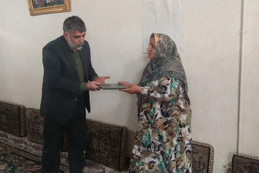 سرکشی و دیدار با خانواده شهید ورزشکار نبی مجیدیان