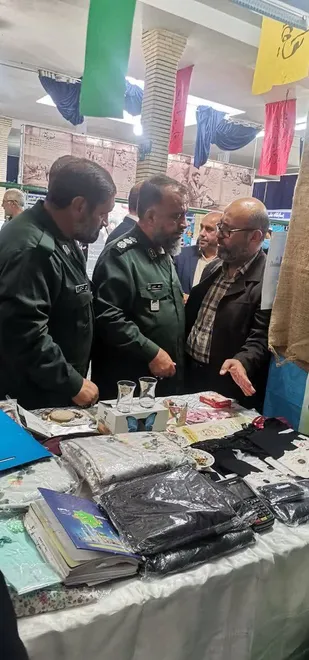 بازدید معاون هماهنگ کننده سپاه استان سمنان از نمایشگاه اسوه در گرمسار