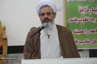 یکی از در سها ی عاشورا این است که برای حفظ دین وعزت باید از همه چیز گذشت