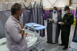 بازدید جانشین و معاون هماهنگ کننده نمایندگی ولی فقیه سپاه اصفهان از بیمارستان صدوقی