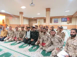 نشست صمیمی سربازان با فرمانده سپاه ناحیه بروجن