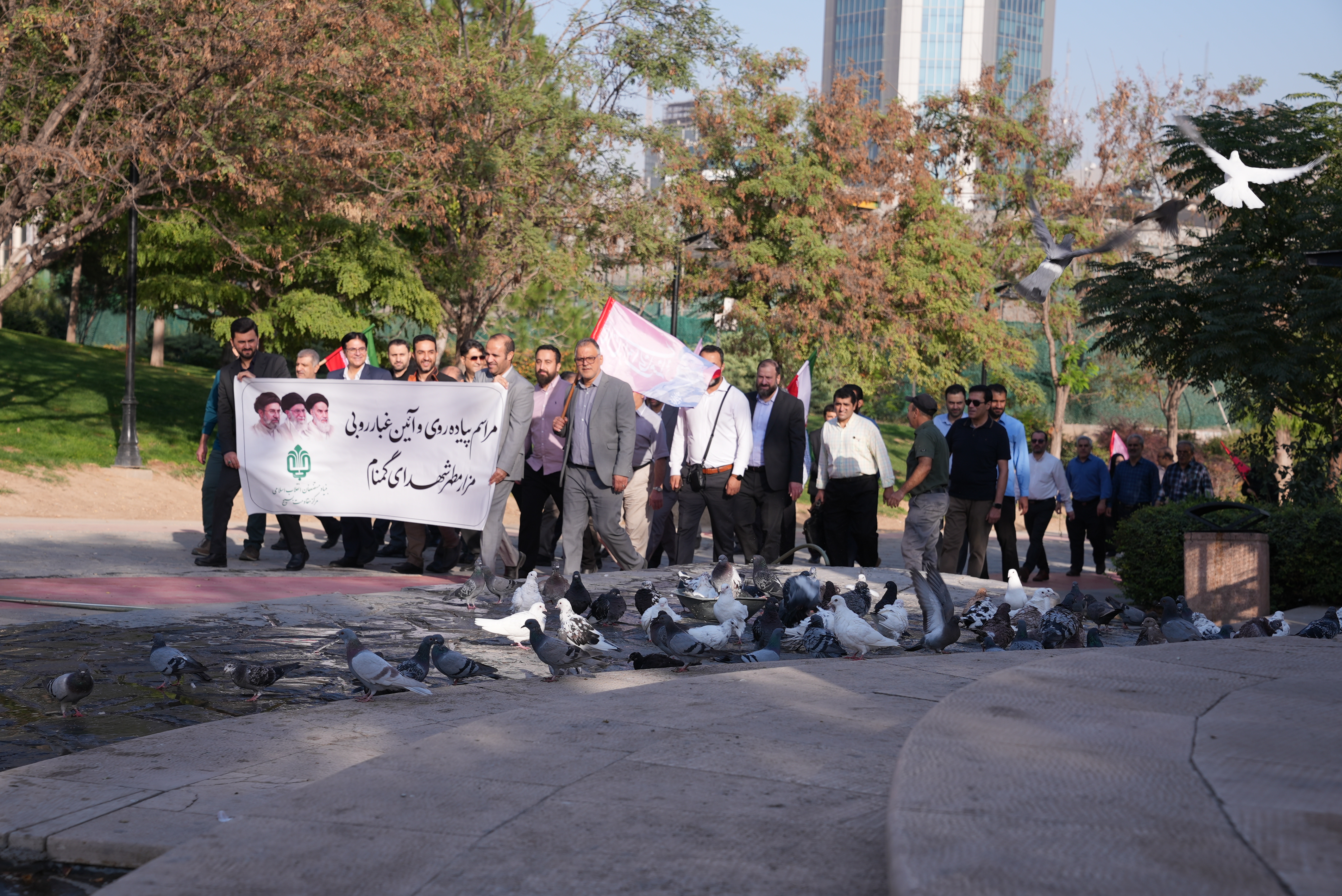 مراسم پیادهروی وآیین غبارروبی مزار مطهر شهدای گمنام بمناسبت گرامیداشت هفته دفاع مقدس مراسم پیادهروی وآیین غبارروبی مزار مطهر شهدای گمنام بمناسبت گرامیداشت هفته دفاع مقدس