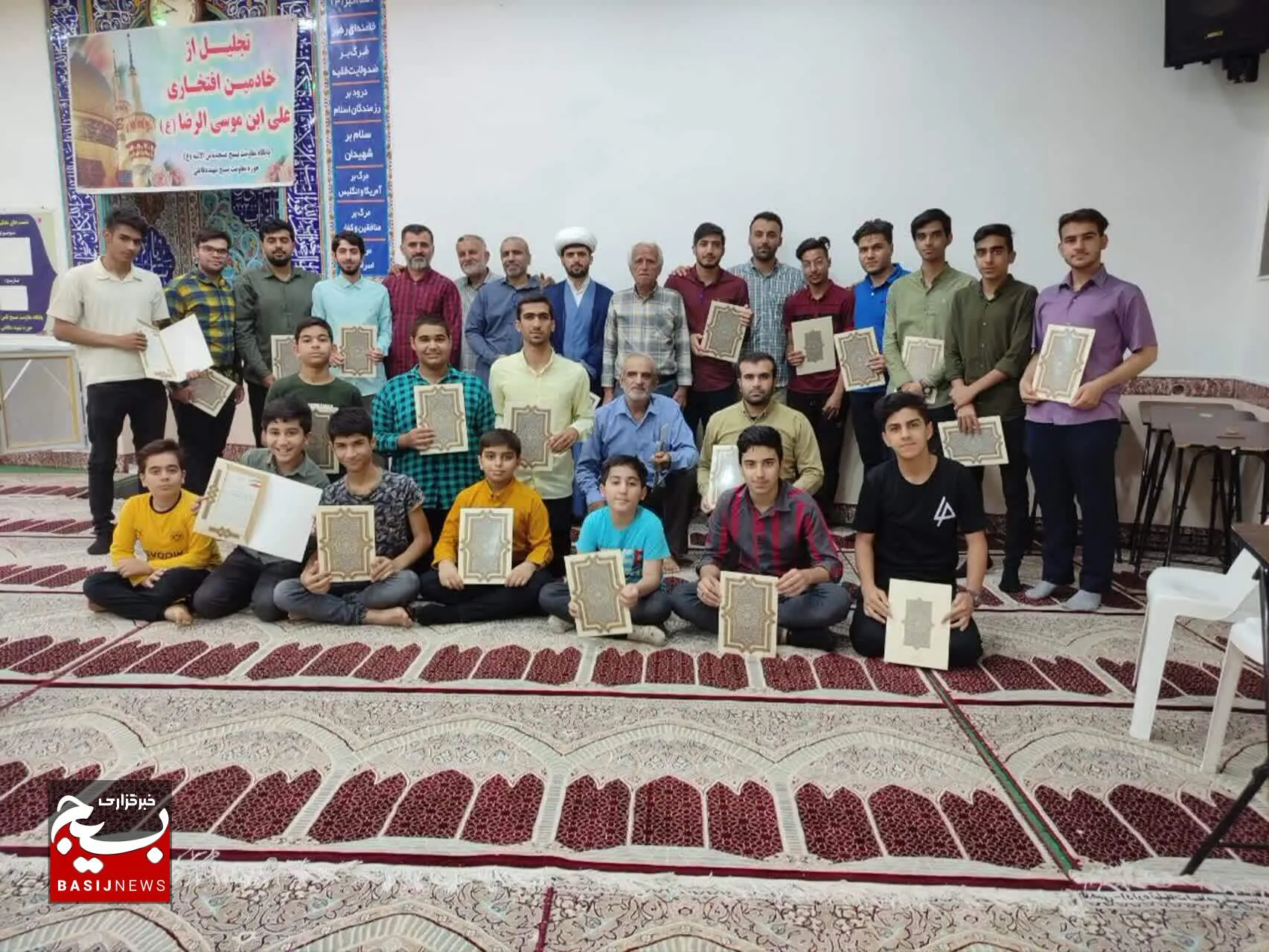 تجلیل از خادمین افتخاری جشن حضرت ثامن الحجج علیه السلام در بهبهان