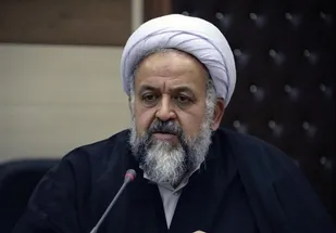 خیانت&zwnj;ها و جنایت&zwnj;های دشمنان برای مردم بازگو شود