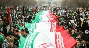 پشتیبانی مردم رمز ماندگاری انقلاب اسلامی است