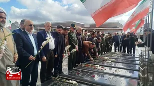 مراسم ملی گلباران مزار شهدای انقلاب
