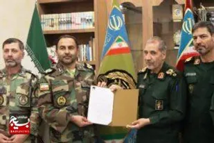 دیدار فرمانده قرارگاه ثامن&zwnj;الائمه(ع) نزسا با فرمانده جدید قرارگاه شمال شرق نزاجا