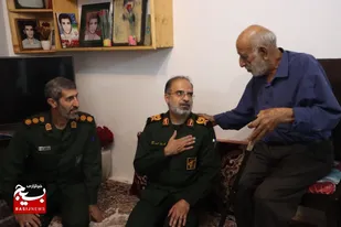 دیدار فرمانده سپاه کربلا با خانواده شهید جاویدالاثر محمد جعفرنژاد در عباس&zwnj;آباد