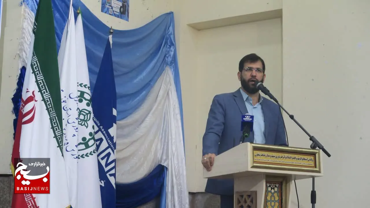 دانش آموز خبرنگار یک ابتکار جریان ساز است