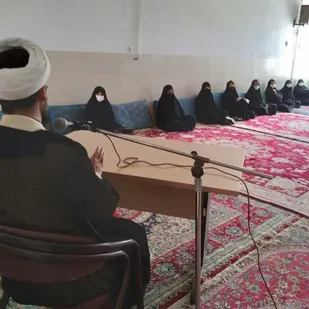 برگزاری مراسم وفات حضرت خدیجه (س) در پایگاه کوثر میبد