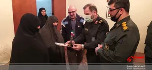 دیدار فرمانده سپاه کربلا با خانواده شهیدان در چالوس