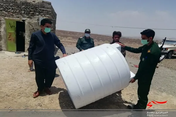 اهدا تانکر آب به عشایر بخش آشار