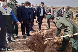 کاشت ۸۵۰ اصله نهال مثمر به یاد شهدای شهرستان نهاوند