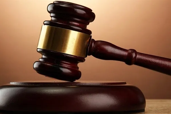 مدیرسابق اداره صنعت، معدن و تجارت کازرون به ۱۰ سال حبس محکوم شد