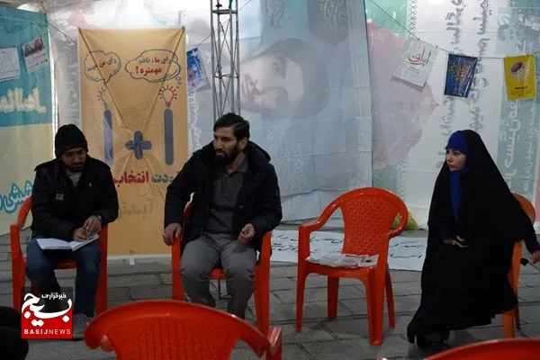 برپایی غرفه موکب گفتگو انتخاباتی به همت بسیج دانشجویی و حوزه خواهر دباغ همدان
