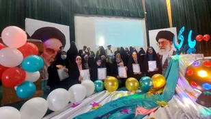 شورو نشاط دانش آموزان دبیرستان دخترانه یاسوج در نیمه شعبان / دانش آموزان نمونه تجلیل شدند
