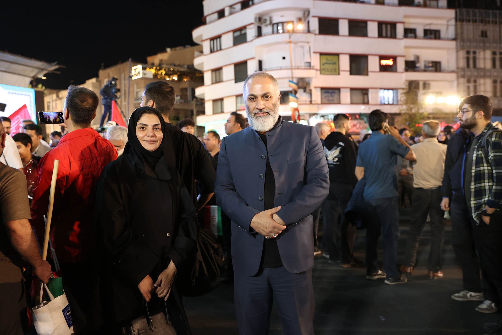 اجتماع بزرگ جامعه ورزش و جوانان «ورزش، جان‌فدای ایران» در میدان انقلاب