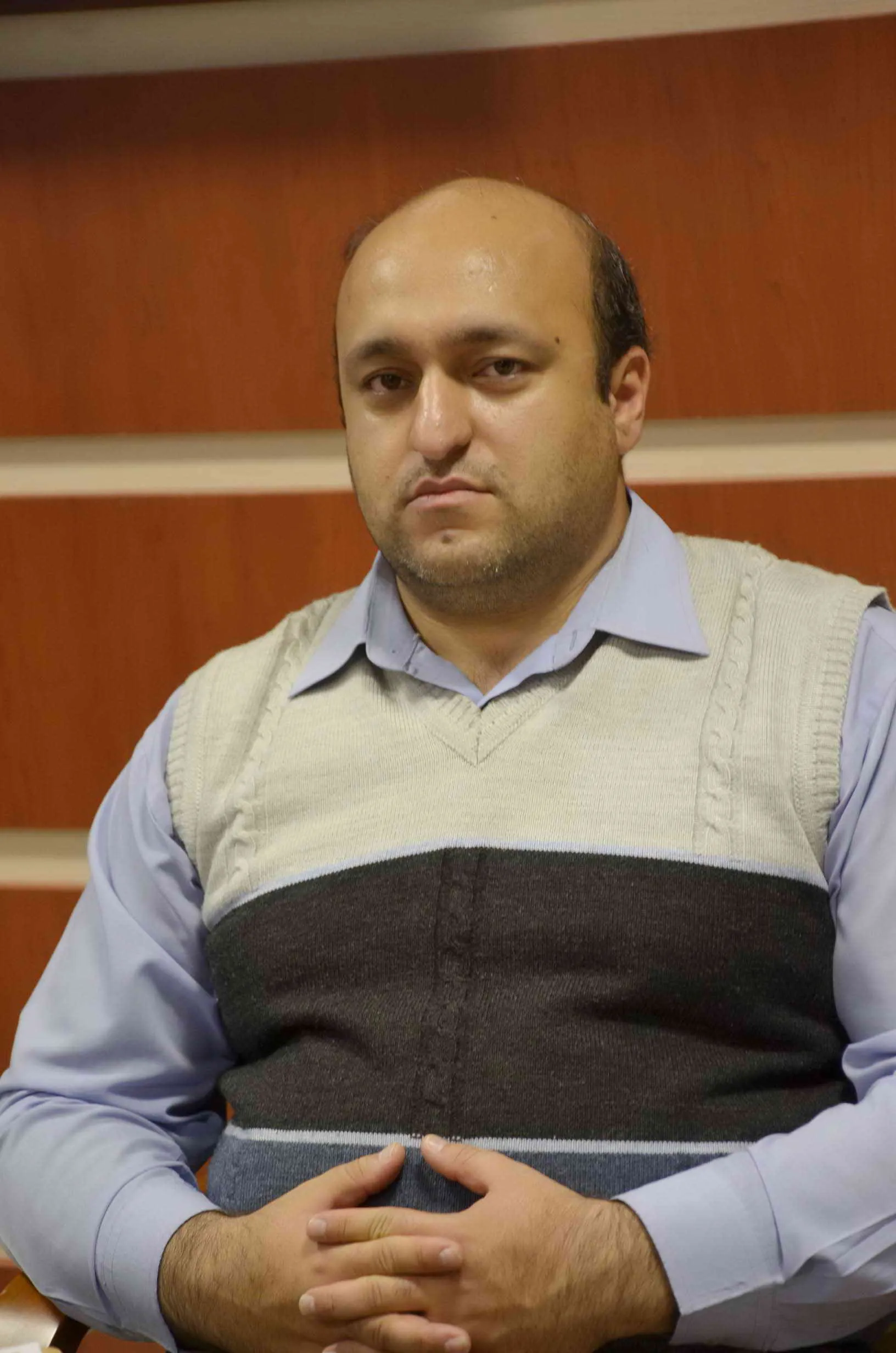 کمک کارکنان مرکزانتقال امام تقی به دانش‌آموزان نیازمند روستاي مجاور