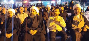 بندرلنگه؛ اوج همبستگی در اجتماع شهدای گمنام با پویش &laquo;مشت&zwnj;های گره&zwnj;کرده&raquo;