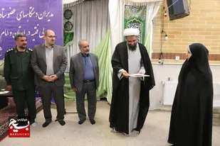 تجلیل از خانواده شهید عنایتی، شهید جامعه کارگری در همدان