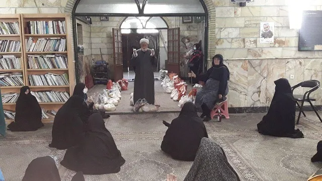 توزیع مرحله چهارم کمک مومنانه مسجد جامع حضرت رقیه(س) کیانشهر