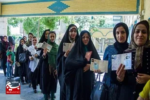 روشنگری و تبیین اعضای خانواده بر عهده مادران است