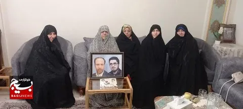 خواهران بسیجی پایگاه شهید حاج موسایی از مادر شهید فارسیان دیدار کردند