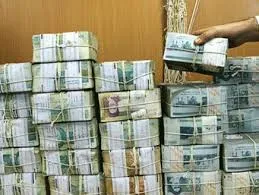 تیم اقتصادی دولت دوازدهم قوانین و مشکلات بانکی را حل و فصل کند