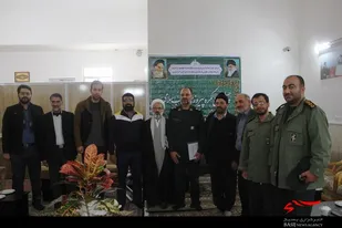 کارکنان ناحیه مقاومت بسیج شهرستان گلپایگان با امام جمه این شهرستان دیدار کردند