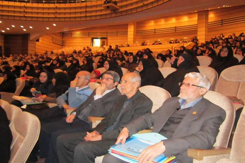همایش «معلم؛ طلایه‌دار امید» در همدان برگزار شد