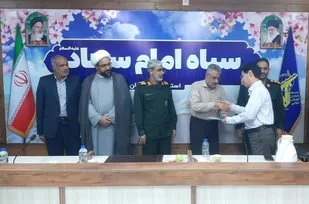 اهدای لوح سپاس و هدیه کربلا به خادمین موکب توسط سردار سالاری