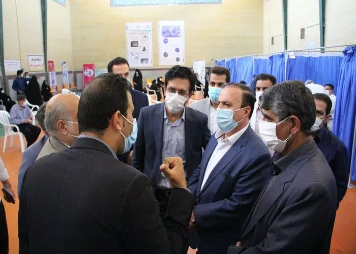 بازدید استاندار ایلام از مرکز تجمیعی واکسیناسیون کرونا