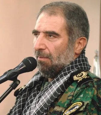 مذاکره با دشمن به معنی عقب‌نشینی از مقاومت است