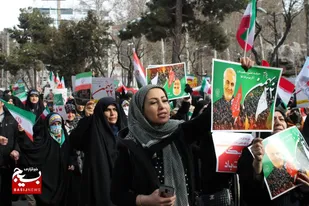حضور پرشور مردم در جشن ۴۴ سالگی انقلاب