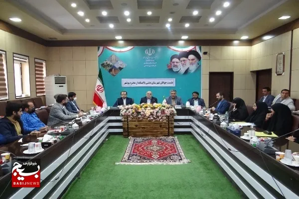 بیان واقعیت‌های موجود در جامعه، امری ضروری است