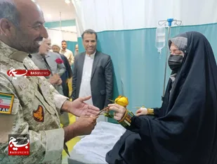 اهدا گل به پرستاران بیمارستان ایران&zwnj;مهر سراوان به مناسبت هفته سلامت