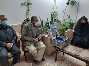 دیدار سردار باقرزاده با خانواده شهید حاجی قاسمی در بسطام