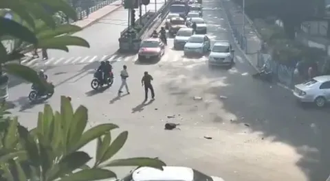 فیلم/ لحظه وحشتناک برخورد ماشین با موتورسواران