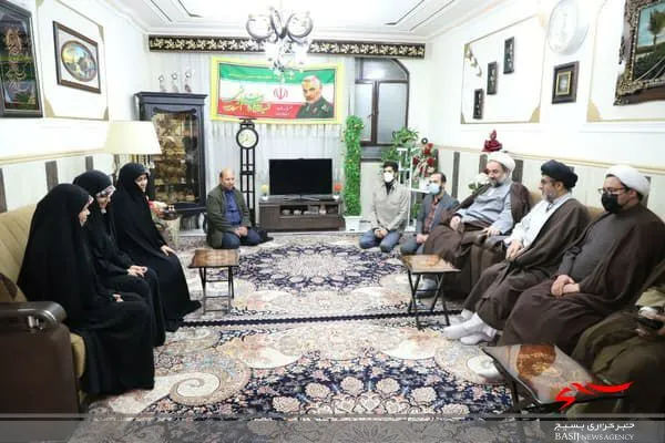 حضور نماینده ولی‌فقیه در سیستان‌وبلوچستان در منزل خانواده شهید توکلی